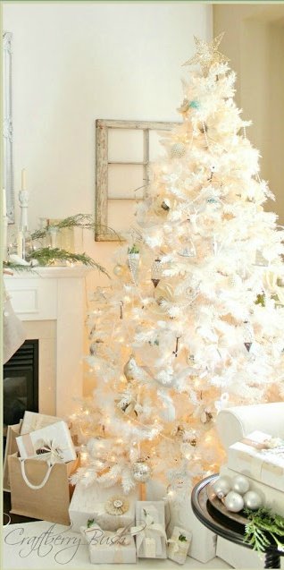white-xmas-tree-white-ornaments