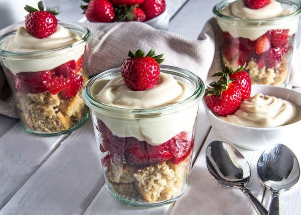 Skinny-Strawberrry-Shortcake-Parfait