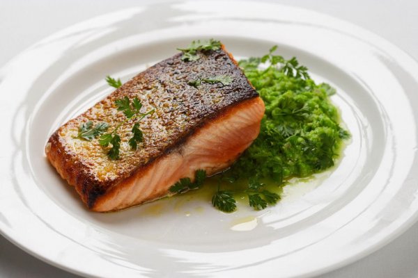 crispy_skin_salmon_with_pea_puree_misc_gallery_large