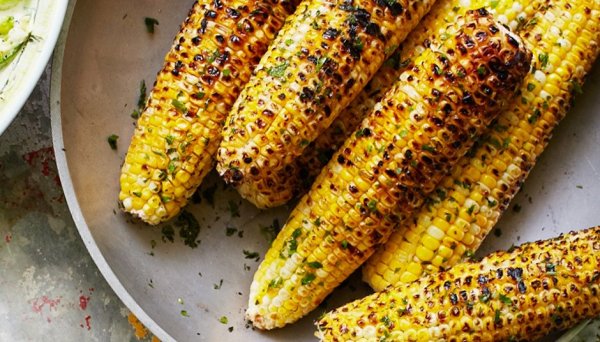 grilled-corn-with-herb-butter