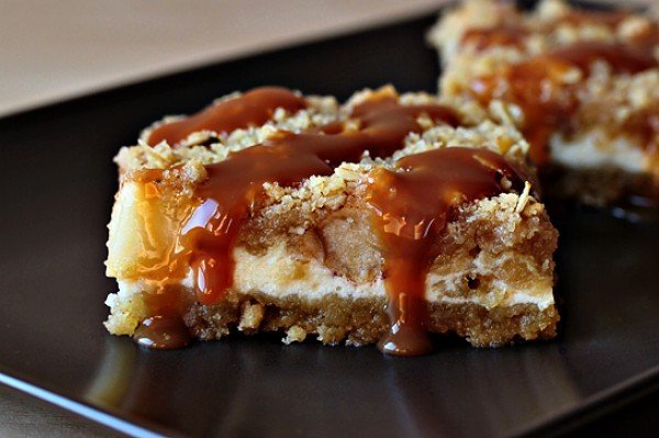 caramel-apple-cheesecake-cookie-bars-new-545-e1379804430559