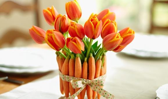 2015-03-02_Mulligan-carrot-tulip-vase-main