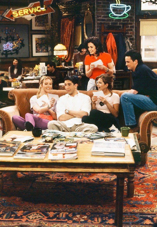 tv-inspired-decor-what-the-friends-apartments-would-look-like-today-1860770-1470439236-640x0c
