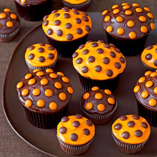 35953-polka-dot-halloween-party-cupcakes